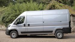 PEUGEOT BOXER 335 L3 DIESEL 2.2 BlueHDi 140 H3 Van Professional